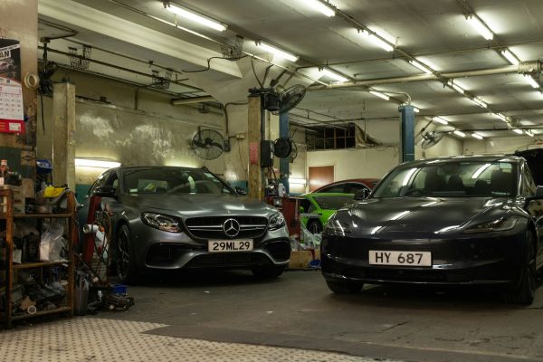Top 5 réglets LED étanches idéales pour garages et ateliers